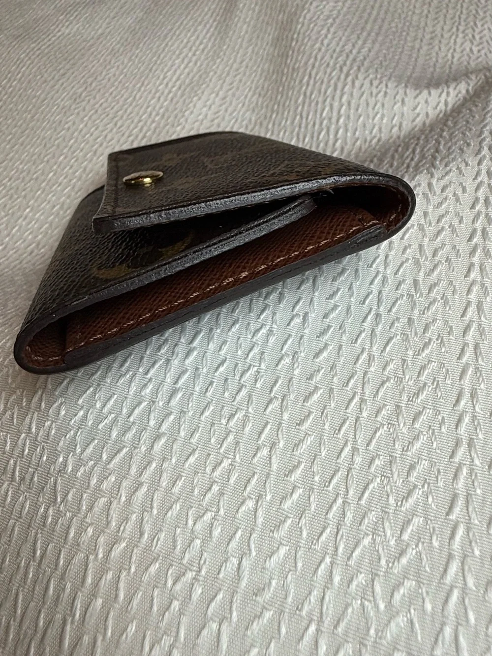 Louis Vuitton Monogram 6 Key Holder - Picture 15 of 15
